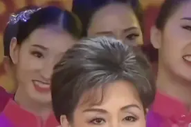 #李谷一 解读 #难忘今宵 歌词中的深远意义视频封面