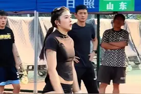姐就是女王！吴艳妮赛前热身已露出冠军气质！ #吴艳妮 #田径 #夏思凝视频封面