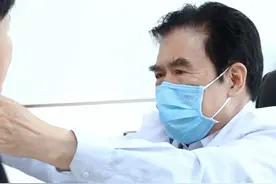 早上起来咳痰带血，咽炎？鼻咽部肿瘤新生物？ #咽炎 #痰中带血 #鼻咽部肿物 #耳鼻喉娄卫华视频封面