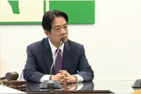 赖清德称救灾不能靠台军 灾民：当初不如选条狗 台风“丹娜丝”重创台南市，赖清德到台南查看灾后恢复重建进度。灾民求助，许多高龄灾民无力清运家中毁坏物件，希望台军帮忙。赖清德却说，不能什么事都靠台军。#台风“丹娜丝”