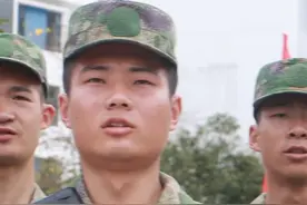 二次入伍，我们服役于中国人民解放军海军。（作者：户楠 乔若愚 张青 / 编辑：姬翔）#二次入伍 #新兵视频封面