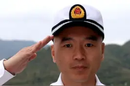 #奋斗强军这十年“SHOOT IT”山东舰副舰长 徐英： “击中目标！”视频封面