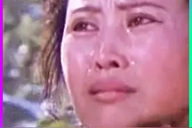 老光棍不顾村民反对，执意娶带三个娃的寡妇当媳妇，婚后生活太苦