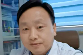 胆囊切除术后注意事项 胆囊切除术后主要包括饮食恢复和早期活动两个方面，在手术后的最初几天，建议吃清淡、低脂的食物，如身体条件允许，可以尽早开始下床活动。#硬核健康科普行动  #胆囊 #胆囊切除 #肝胆 #胆囊切除术后饮食视频封面