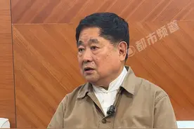 掌声笑声不断，单霁翔国风大讲堂嗨翻全场优秀传统文化成年轻人学习“秘籍”。#星耀国风盛典  #寻找100位国风星耀官 #河南dou知道 #单霁翔 #秘籍视频封面