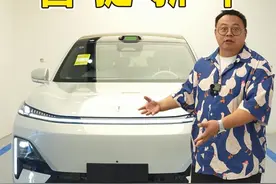 我第一台带悬浮轮毂的车，大空间大六座深蓝S09提车啦！#深蓝S09  #深蓝的百味夏天 #深蓝S09大六座9系新标杆