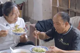 河南美食蒸面条，好吃劲道 还不坨。#蒸面条 #河南蒸面条 #我的乡村生活 #农村美食 #新农人