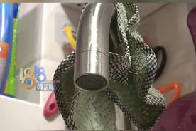 同小区不同的水费标准？（二）郑女士表示水费问题自来水公司让他们问物业，物业管家说要问领导#浙江dou知道 #水费 #公租房 #物业视频封面