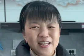 自己一人在家煮碗清汤面 去领居家抓一只大公鸡 #东北乡村生活视频封面