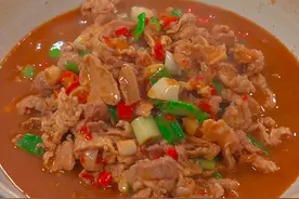 这样做的带汤小炒肉实在是太下饭了，在家你也试试吧 #一起学做菜 #家常菜