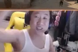 偶遇职业车队，顶级压枪扫射一梭子清空中门！#ququ #csgo #游戏精彩时刻 视频封面