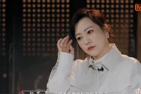 #郝蕾谈演员的通病  郝蕾老师#郝蕾  发现动作新生们的拍摄状态不对，决定找三位动作新生单独聊会儿。谈到演戏状态，郝蕾老师说：“谁都是从没有拍摄经验走过来的，这个我特别能理解，然后在这种情况下就把老师教的好多东西忘了，因为掌握得不够结实。” #来者何人视频封面