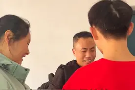 2024开年喜事，明天姜甲儒在河南认亲，老申也启程去见证这一团圆时刻，如今的甲儒妈妈@寻子成功姜甲儒妈妈 终于不用再以泪洗面，取而代之的是幸福开心的笑容，我们由衷地替她感到高兴，同时我们也相信在崭新的2024年，会有更多的孩子可以像姜甲儒一样回到自己温暖的家#姜甲儒 #团圆 #申军良 #申聪妈妈视频封面