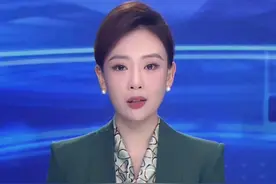 网友发现有海底捞店员佩戴“打赏码”，有人认为这是将“小费文化”引入国内，专家：当收入与打赏挂钩，服务员可能会倾向于服务“大方”的客人（极目新闻）#大象主播说 @大象新闻主持人刘琳