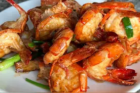 姜葱煎炒开边虾，外香里嫩爽口弹牙，做法简单好吃又下饭 #家常菜