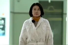 4月22日，71岁董明珠连任格力董事，股东会赞成票率100%，有望连任董事长，开启她执掌格力电器的第五个三年任期。视频封面