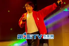 3月15日 贵州贵阳。庞麦郎宣布复出开启贵阳首唱，预售票价100元，卖出10张，来了9个人，有粉丝专程来，此前庞麦郎曾进精神病院治疗。视频封面