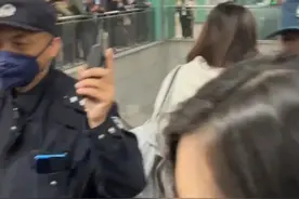 #北京地铁5号线一列车故障  地铁内人员大量拥堵 官方回应：运营秩序正在逐步恢复中 #官方回应：北京5号线运营秩序正在逐步恢复中视频封面