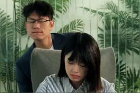 #OPPO 全新系统#ColorOS15  自由浮窗，多任务快速切换更便捷，更丝滑；想怎么切，就怎么切。#ColorOS15机圈德芙  @OPPO视频封面