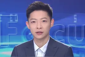 哈尔滨高温下居民排队装空调，有人称自家空调是河南师傅赶来支援安装的，空调店：全员加班 不少家庭首次购置（九派新闻）#大象主播说 @葛浩涵