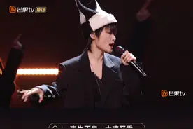 “除了呼吸其他不重要，除了现在什么都忘掉。”#李宇春 翻唱#张学友《烦恼歌》 ，高能粤语rap，甩掉emo粉碎烦恼。##声生不息##声生不息大湾区季视频封面