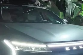 单人单车穿越美洲，遇到个印度老板，被我的经历震撼还迷上中国车视频封面