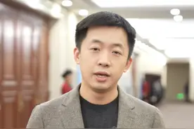 中央经济工作会议提出明年要实施更加积极有为的宏观政策、全方位扩大国内需求。宏观调控部门怎么干？扩内需如何“扩”？总台央视记者为你解读视频封面