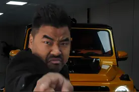 13年奔驰老大G改成新款“巴博斯”，能有多帅~！ #奔驰大g老改新 #奔驰大g改巴博斯 #奔驰大G改装 #玩车 #老车翻新视频封面