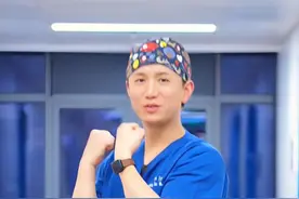 适合咱们中老年朋友做的健康操。#每天坚持锻炼 #居家锻炼 #一起来锻炼