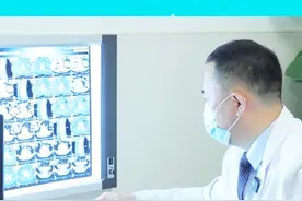 两侧腰部疼到屁股，弯腰后加重，看片子没问题，首先考虑小关节 #腰椎关节综合征 #门诊日常 #硬核健康科普行动 @抖音健康使用计划 @抖音医疗健康小助手 @抖音热点视频封面