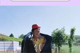 邓超这个版本还是太强了，果然i人只是e人的玩具！#邓超硬控奇遇夜红毯 #抖音电影奇遇夜  #抖音电影奇遇夜红毯好多人啊视频封面