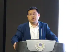 #浙商 秦朔，复旦大学毕业，曾上海东方传媒集团有限公司副总裁视频封面