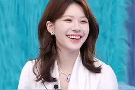 赵露思变脸+整容争议！清纯少女变“科技脸”，网友意见两极化！