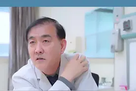 社交癌：女性打个喷嚏都漏尿#男性 #医生 #医学科普 视频封面
