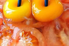 西红柿加鸡蛋这样做太香了，不用炒不用蒸，出锅孩子抢着吃，解馋