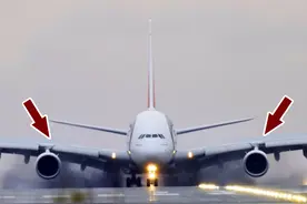 空客A380发动机反推实拍，超霸气！ #飞机降落 #空客A380 #客机