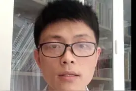 达泊西汀可以和他达拉非片可以一起吃吗？ 正常情况下达泊西汀和他达那非是可以一起吃的,需要按照正常服用方法及剂量使用。如果服用后出现轻微头晕,恶心等副作用,需要适当休息,多喝水,一般症状很快消失。#达泊西汀 #达泊西汀片 #他达拉非 #他达拉非口溶膜 #他达拉非片