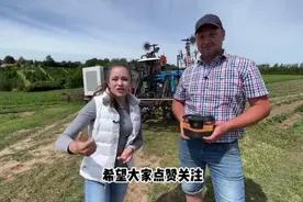 欧美美女开收割机......#除草技术 #除草机器人 #美女开收割机视频封面