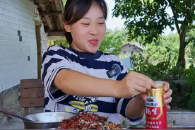 秋妹今天弄它个冷吃牛肉，整上几瓶冰啤酒，边嚼边喝好安逸哟视频封面