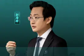 拼多多市值全面超越阿里，蔡崇信掌舵能否重回巅峰！ #阿里巴巴 #马云 #拼多多 #电商 #商业思维视频封面