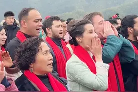惊蛰到、万物长，#余杭径山春茶季喊山祈福 ，径山茶核心产区径山村预计今年产出7万斤茶叶，多种茶产品让茶农收入翻番。视频封面