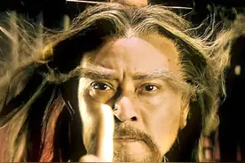 王重阳仅凭最后一口气废了欧阳锋的蛤蟆功，不愧是天下第一！视频封面