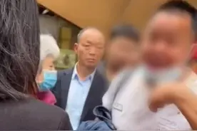 5月12日，贵州贵阳。父亲得知女儿逃学，一夜未睡连夜驱车千里寻女，他当街含泪痛骂：你跑了几次了，我找你一次花多少钱!你到底要不要读书！视频封面