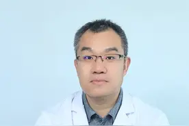 大胯这一片疼就是股骨头出问题了吗？#股骨头坏死 #大胯疼 #腹股沟 #通络生骨胶囊视频封面