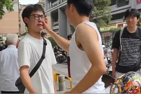 #弟弟高考完见哥哥扮摩的司机迎接爆哭 #陕西dou知道 #高考 #摩的视频封面