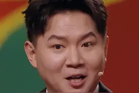 卢鑫玉浩相声《我是弹幕》爆笑吐槽键盘侠，讽刺太到位了！#起猛了山东春晚开吐槽弹幕了  2024#山东春晚   #山东春晚横竖给你好看视频封面