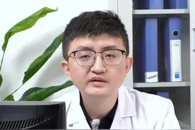 孩子发热千万不能捂！ 应该这样穿~#儿童发热怎么处理 #育儿经验分享 #科学育儿 #金牌育言家      #黄金1000天聪明不能等视频封面