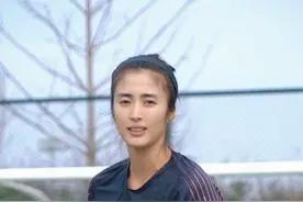 手抛球的终极教学之如何抛的又准又远 #足球教学 #赵丽娜 #女足 