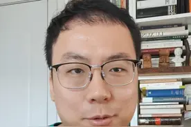 餐饮界萝卜快跑，炒菜AI机器人来了，厨师会被替代吗 #AI  #人工智能  #机器人  #厨师视频封面
