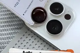 贴了和没贴一样，给镜头多个保护，你觉得必要吗？#镜头膜  #防刮耐磨  #镜头保护有必要  #方便又实用